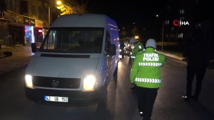 Maskesiz aile muayenesiz ve sigortasız araçla yakalandı