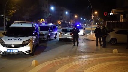 Polisin dur ihtarına uymayan sürücü otomobili bırakıp kaçtı