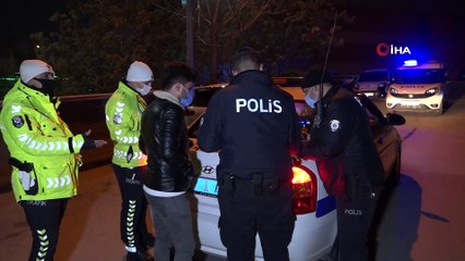 Polisi gören aracı bırakıp kaçtı