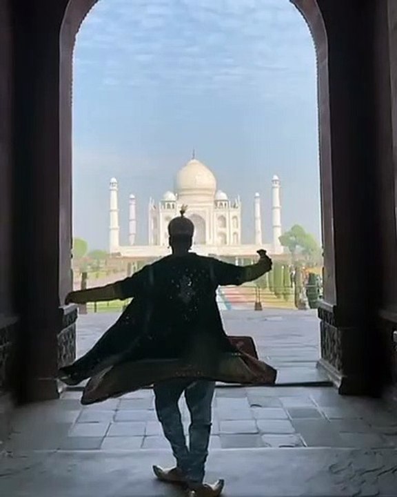 अक्षय कुमार और सारा अली खान पहुंचे ताजमहल, 'अतरंगी रे' की हो रही है शूटिंग