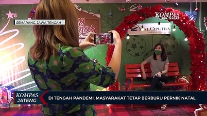 Di Tengah Pandemi, Masyarakat Tetap Berburu Pernik Natal
