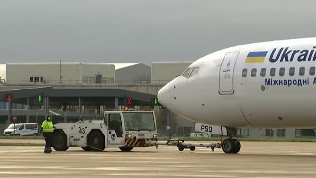 Bruselas decidirá hoy si la UE cierra fronteras con el Reino Unido