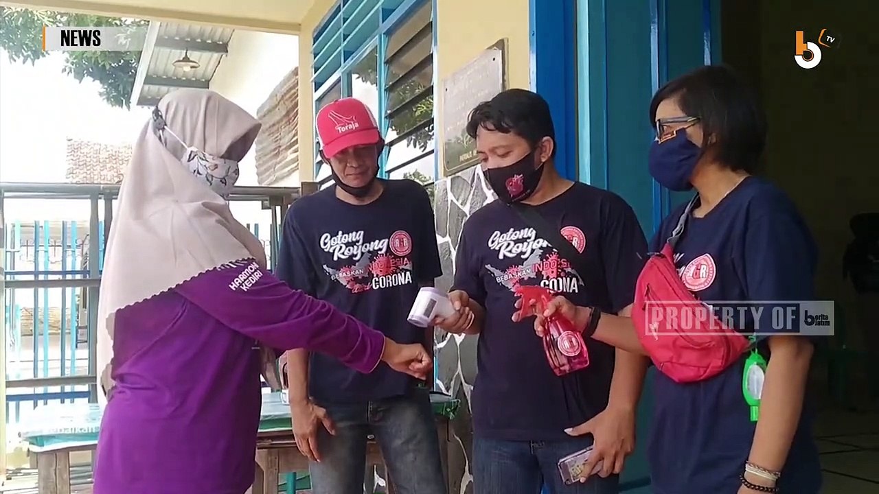 PANDEMI, PULUHAN DIFABEL IKUTI PELATIHAN MEMBUAT SABUN CUCI PIRING