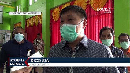 DPR RI Serahkan Alat Olahraga Di Kampus IAIN