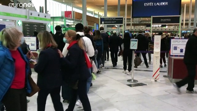Аэропорты Франции переполнены