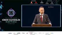 Fuat Oktay kürsüde fenalaştı!