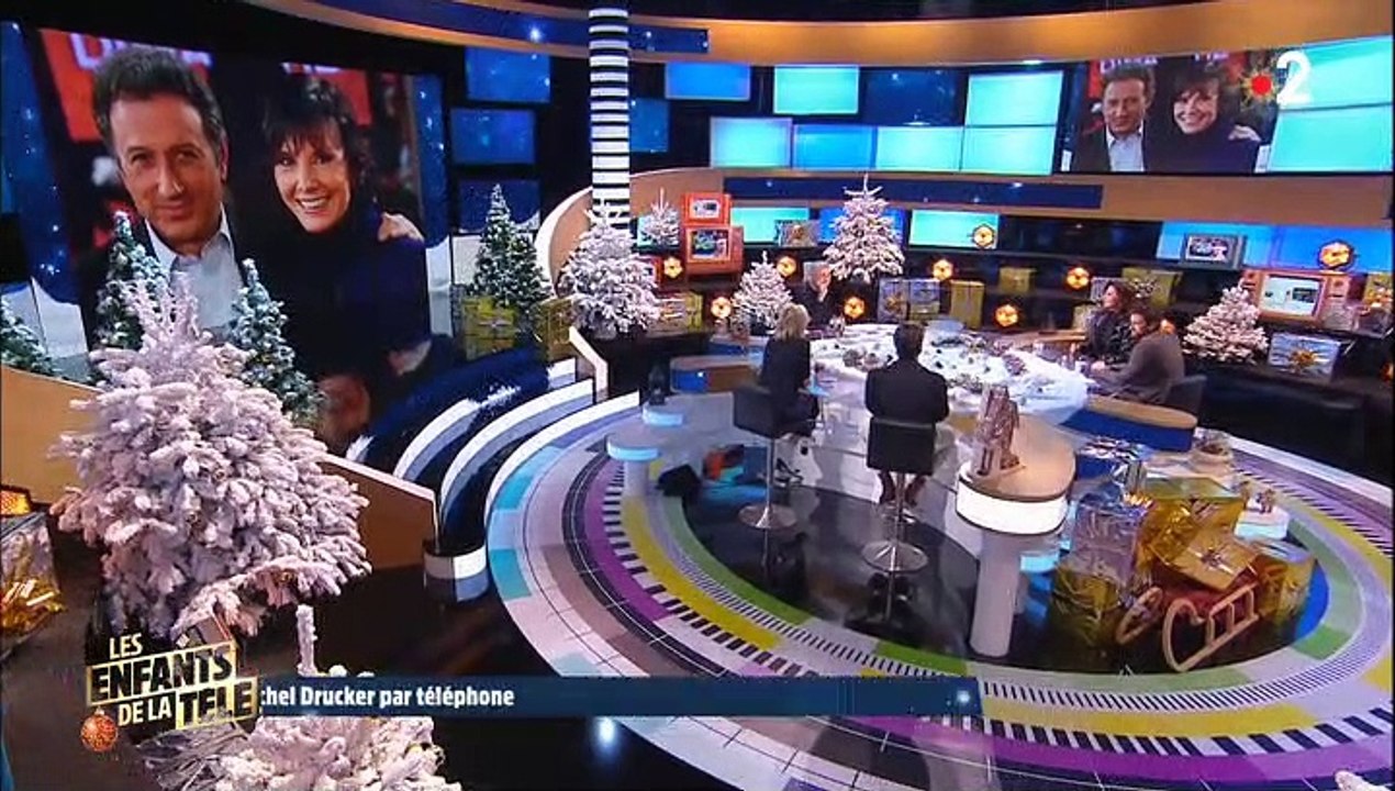 Michel Drucker donne de ses nouvelles par téléphone dans "Les Enfants de la télé", sur France 2.