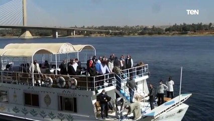 وزير الإسكان يستقبل مركب نيلى وسيارة جولف لتفقد مشروع الممشى السياحى بأسوان الجديدة