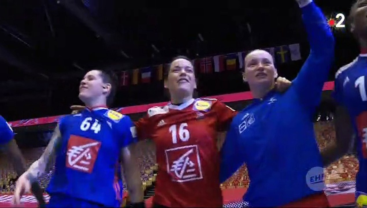 Laurent Delahousse rend hommage en direct au 20h de France 2 à Jean-Pierre Pernaut qui vient de présenter son dernier 13h sur TF1