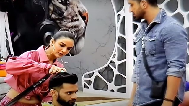 Bigg Boss 14; Jasmin Bhasin को Rahul Vaidya के लिए ऐसा करते देख Aly Goni को हुई जलन | FilmiBeat