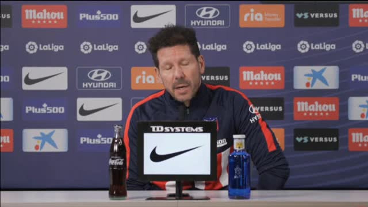 Simeone sobre Suárez, Costa y Joao en el once: "Aún no para empezar, pero sí podemos terminar con ellos"