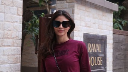 Mouni Roy spotted at Dubbing studio in Bandra | FilmiBeat