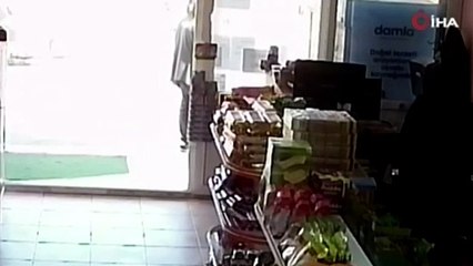 Markete giren hırsız, müşteriye ekmek sattı; 700 lira çaldığı kasaya 5 lira bıraktı