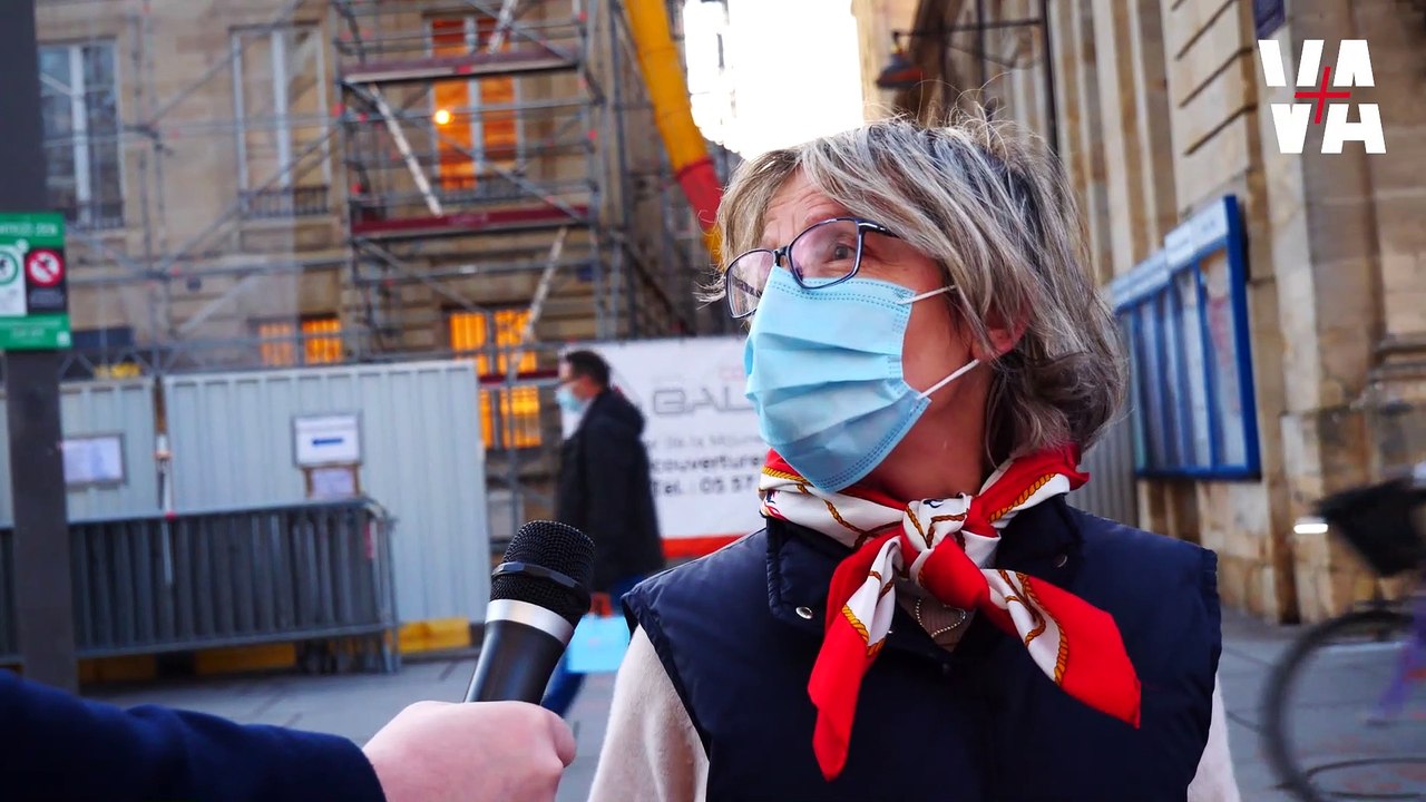 [Vidéo] Les Bordelais réagissent à la décision du maire de retirer “l'arbre mort” de Noël