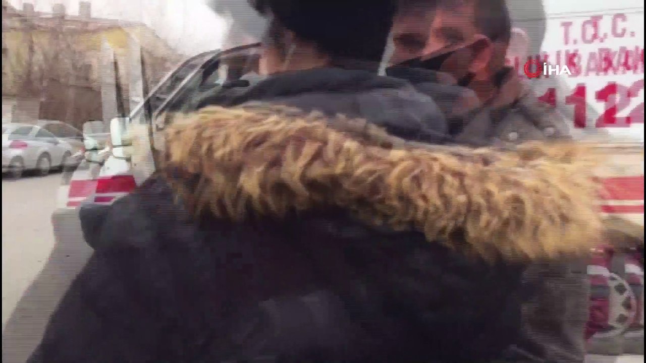 - Satılığa çıkardığı otomobil ile kaza yaptı, yaralandı- Sivas'ta satılığa çıkardığı otomobiliyle kaza yapan sürücü yaralandı