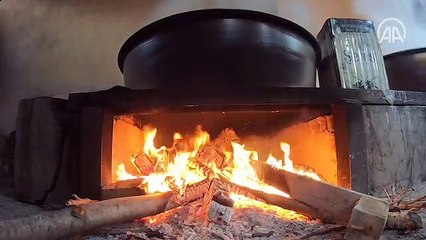 Pek çok şifası olan pancar pekmezinin soframıza gelinceye kadar zahmetli yolculuğu