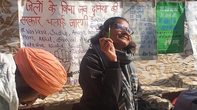 Students join farmers at Singhu border, put up posters for protests