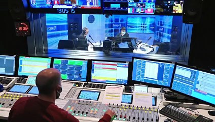 Mutation du Covid-19 : Emmanuel Macron appelle à "redoubler de vigilance"