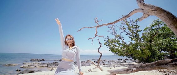 Vita Alvia - Cuma Saya - Kau Mau Cari Yang Bagaimana (Official Music)