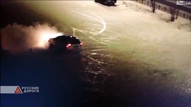 Il s'amuse à faire des dérapages avec sa Porsche... et c'est le drame