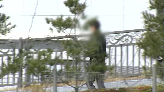 [앵커리포트] 1분 산책도 '벌금 200만 원'...5인 모임 어기면 이용자도 과태료 / YTN