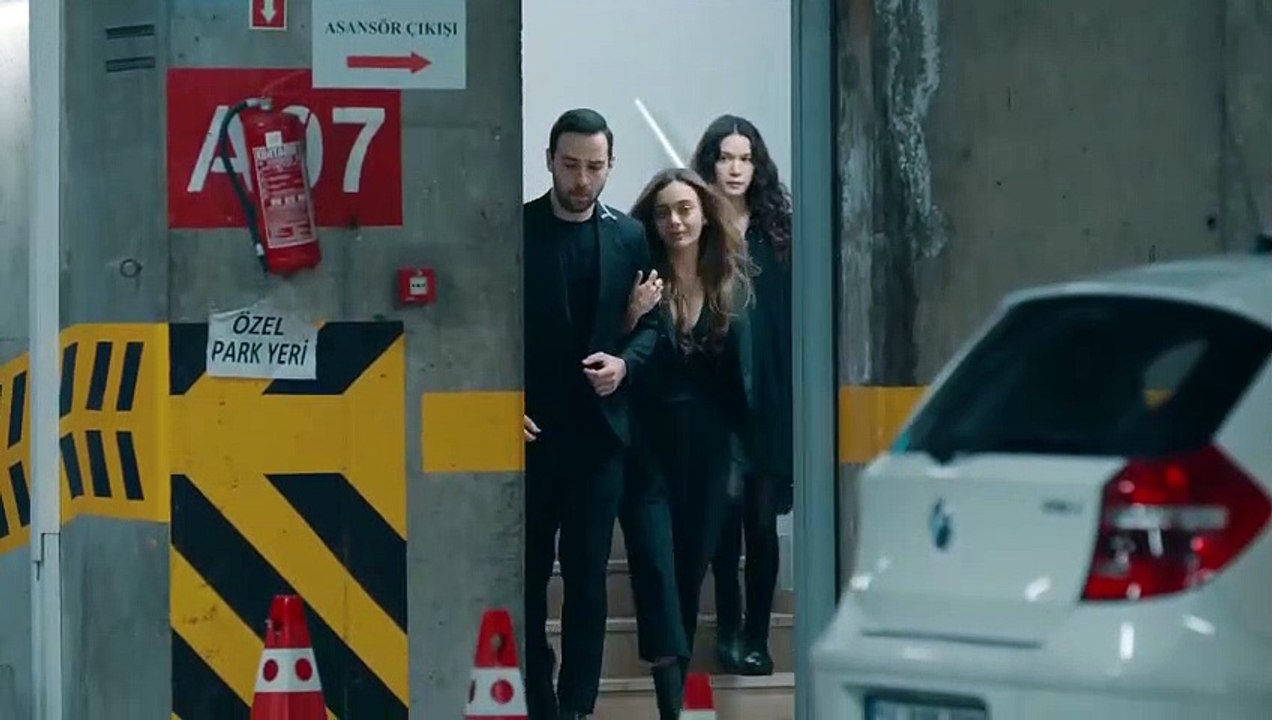 مسلسل الحفرة الموسم الرابع الحلقة 16 مترجمة للع...