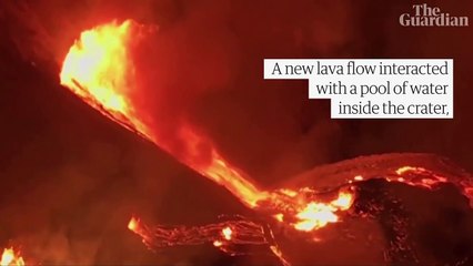 Tải video: Kilauea volcano erupts on Hawaii's Big Island