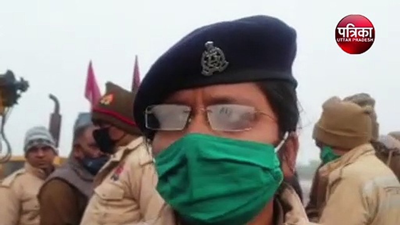 यमुना एक्सप्रेस वे पर भीषण हादसा कार सवार 5 लोगों की जलकर मौत