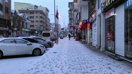 Kars’ta kar yağışı etkili oluyor