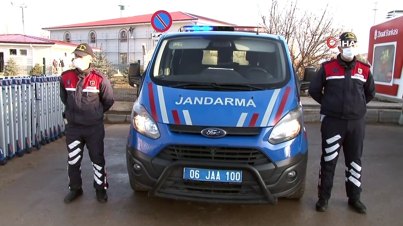 FETÖ’nün 15 Temmuz 2016’daki darbe girişimi sırasında Kara Kuvvetleri Komutanlığında yaşanan eylemlere ilişkin 132 sanık hakkında açılan davada karar açıklandı. Mahkeme, 12 sanığa ağırlaştırılmış müebbet, 80 sanığa ise müebbet hapis cezası v