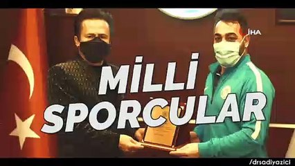 Tuzla’da 2020 yılında başarılı olan sporculara ödüllerini Başkan Yazıcı verdi