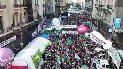 L'Argentine légalise l'avortement après le vote du Sénat