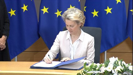 Скачать видео: Líderes de UE firman acuerdo que regulará relaciones comerciales con Reino Unido