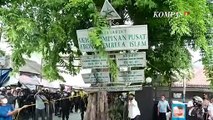 Momen Pasukan Gabungan TNI-Polri Copoti Atribut FPI di Petamburan