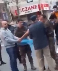 Sokak ortasında çırılçıplak gezdirdi