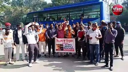VIDEO : वेब सीरीज आश्रम के खिलाफ शिव सेना हिंदुस्तान का फूटा गुस्सा