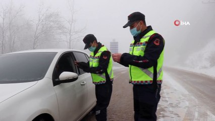 Beyaza bürünen Kartepe’nin yüksek bölgeleri havadan görüntülendi