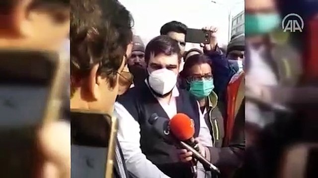 Pakistan'da şantiyelerine polis baskını düzenlenen Türk şirketinin çalışanları protesto düzenledi
