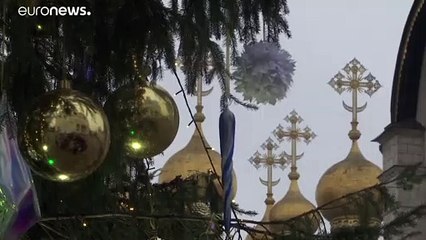 По мотивам сказки "Морозко": в Кремле нарядили главную ёлку страны