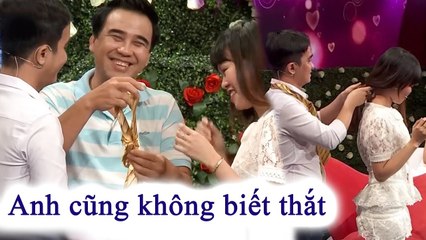 Cặp đôi NHÚT NHÁT vừa mở rào YÊU LIỀN TẶNG QUÀ ĐỘC ĐÁO làm Quyền Linh Cát Tường CƯỜI NGẤT