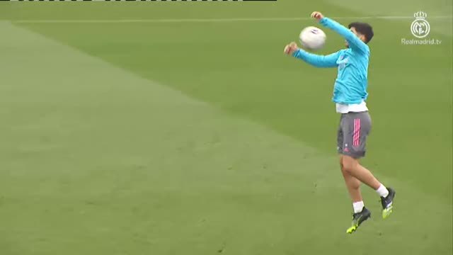Último entrenamiento del año del Real Madrid antes de recibir al Granada