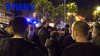 Clamor de varios centenares de vecinos contra los 294 cortes separatistas de la Avd. Meridiana