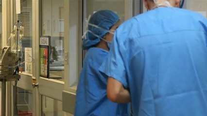Reconocido médico y una enfermera que hace ocho días fue mamá murieron por covid en Antioquia