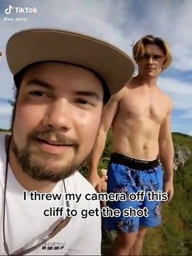 Il lance sa GoPro du haut d'une falaise pour filmer le saut d'un plongeur pro
