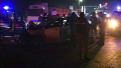 Kontrolünü kaybettiği araç ile kamyona çarptı: 3 ölü, 1 yaralı