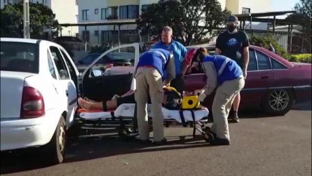 Forte colisão entre carros deixa três feridos no Pioneiros Catarinenses