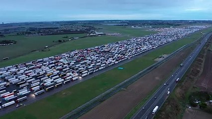 La UE recomienda reanudar el tráfico con el Reino Unido pese a nueva cepa del virus