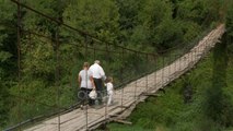Ora News -Ura rrezikon jetën e banorëve në Zall Herr: Bojkotojmë zgjedhjet, nëse bashkia nuk ndërhyn