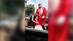 Papai Noel da Ordem DeMolay faz a alegria das crianças do Bairro Santa Cruz