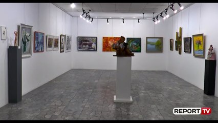 Ekspozita “PranverArt” bën bashkë 65 artistë në muze, piktorët: S’ka treg për veprat e artit